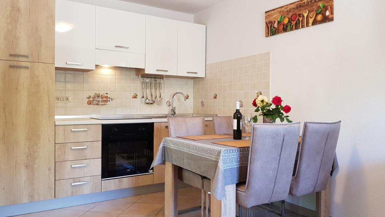 Apartmani Marija Baška Екстериор снимка